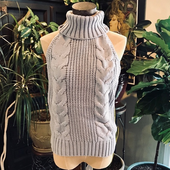 Kayla Turtleneck cable knit sweater halter top - Picture 4 of 8